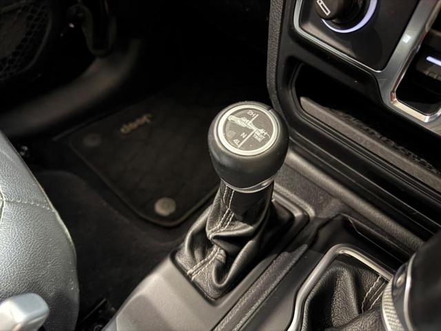 ジープ・ラングラーアンリミテッド サハラ　１年保証付／Ｃａｒｐｌａｙ／ＡＣＣ／黒革ヒーター／１オーナー／ステアリングヒーター／前後ソナー／ＢＳＭ／ＥＴＣ２．０／フロント＆サイド＆バックカメラ／フルセグＴＶ／ＰＵＳＨスタート／純正１８インチＡＷ（53枚目）