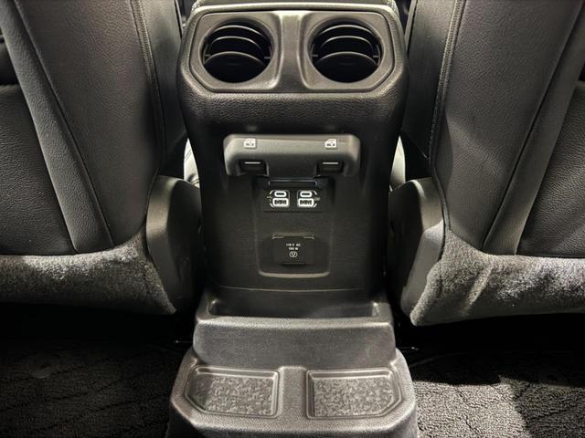 ジープ・ラングラーアンリミテッド サハラ　１年保証付／Ｃａｒｐｌａｙ／ＡＣＣ／黒革ヒーター／１オーナー／ステアリングヒーター／前後ソナー／ＢＳＭ／ＥＴＣ２．０／フロント＆サイド＆バックカメラ／フルセグＴＶ／ＰＵＳＨスタート／純正１８インチＡＷ（57枚目）