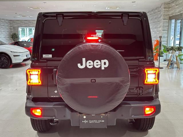 ジープ・ラングラーアンリミテッド サハラ　１年保証付／正規ディーラー車／ワンオーナー／Ｃａｒｐｌａｙ／黒革ヒーター／ステアリングヒーター／Ｂｌｕｅｔｏｏｔｈ＆ＵＳＢ／ＥＴＣ／ＢＳＭ／フルセグ／前後ソナー／前＆横＆後カメラ／純正１８ｉｎｃｈＡＷ（18枚目）