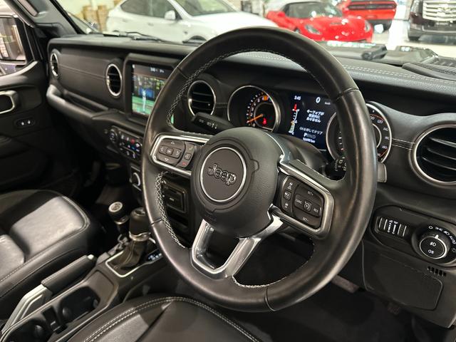 ジープ・ラングラーアンリミテッド サハラ　１年保証付／正規ディーラー車／ワンオーナー／Ｃａｒｐｌａｙ／黒革ヒーター／ステアリングヒーター／Ｂｌｕｅｔｏｏｔｈ＆ＵＳＢ／ＥＴＣ／ＢＳＭ／フルセグ／前後ソナー／前＆横＆後カメラ／純正１８ｉｎｃｈＡＷ（34枚目）