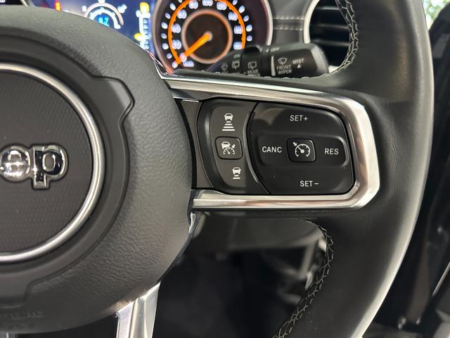 ジープ・ラングラーアンリミテッド サハラ　１年保証付／正規ディーラー車／ワンオーナー／Ｃａｒｐｌａｙ／黒革ヒーター／ステアリングヒーター／Ｂｌｕｅｔｏｏｔｈ＆ＵＳＢ／ＥＴＣ／ＢＳＭ／フルセグ／前後ソナー／前＆横＆後カメラ／純正１８ｉｎｃｈＡＷ（36枚目）