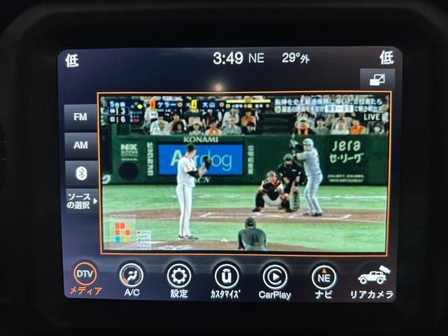 ジープ・ラングラーアンリミテッド サハラ　１年保証付／正規ディーラー車／ワンオーナー／Ｃａｒｐｌａｙ／黒革ヒーター／ステアリングヒーター／Ｂｌｕｅｔｏｏｔｈ＆ＵＳＢ／ＥＴＣ／ＢＳＭ／フルセグ／前後ソナー／前＆横＆後カメラ／純正１８ｉｎｃｈＡＷ（41枚目）