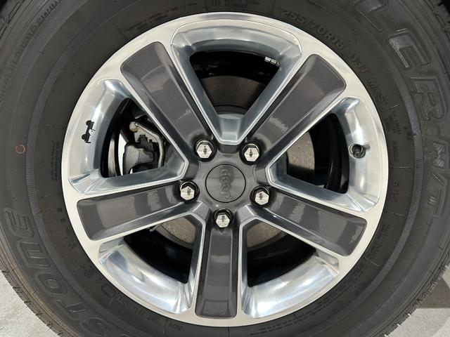 ジープ・ラングラーアンリミテッド サハラ　１年保証付／正規ディーラー車／ワンオーナー／Ｃａｒｐｌａｙ／黒革ヒーター／ステアリングヒーター／Ｂｌｕｅｔｏｏｔｈ＆ＵＳＢ／ＥＴＣ／ＢＳＭ／フルセグ／前後ソナー／前＆横＆後カメラ／純正１８ｉｎｃｈＡＷ（57枚目）