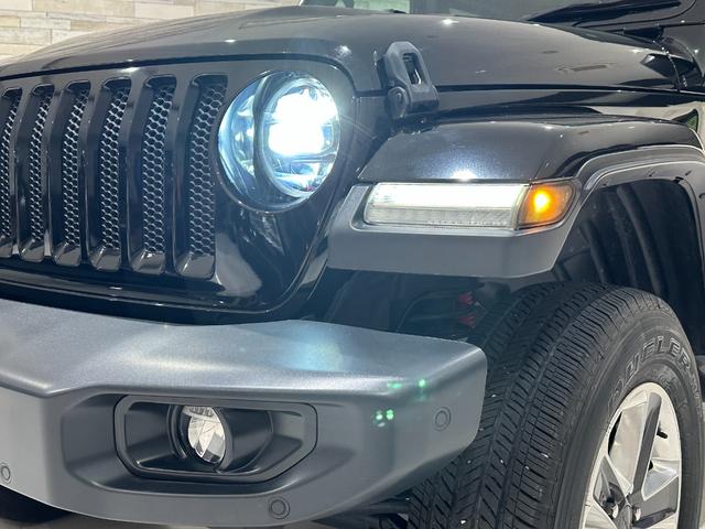ジープ・ラングラーアンリミテッド サハラ　１年保証付／正規ディーラー車／ワンオーナー／Ｃａｒｐｌａｙ／黒革ヒーター／ステアリングヒーター／Ｍｏｐａｒ２インチリフトアップ／ＲＡＮＣＨショック／フルセグ／ＥＴＣ／前後ソナー／純正１８ｉｎｃｈＡＷ（13枚目）