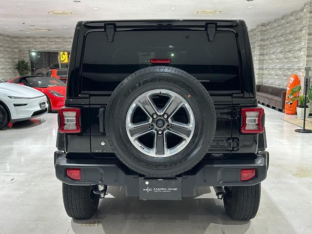 ジープ・ラングラーアンリミテッド サハラ　１年保証付／正規ディーラー車／ワンオーナー／Ｃａｒｐｌａｙ／黒革ヒーター／ステアリングヒーター／Ｍｏｐａｒ２インチリフトアップ／ＲＡＮＣＨショック／フルセグ／ＥＴＣ／前後ソナー／純正１８ｉｎｃｈＡＷ（17枚目）