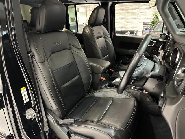 ジープ・ラングラーアンリミテッド サハラ　１年保証付／正規ディーラー車／ワンオーナー／Ｃａｒｐｌａｙ／黒革ヒーター／ステアリングヒーター／Ｍｏｐａｒ２インチリフトアップ／ＲＡＮＣＨショック／フルセグ／ＥＴＣ／前後ソナー／純正１８ｉｎｃｈＡＷ（22枚目）