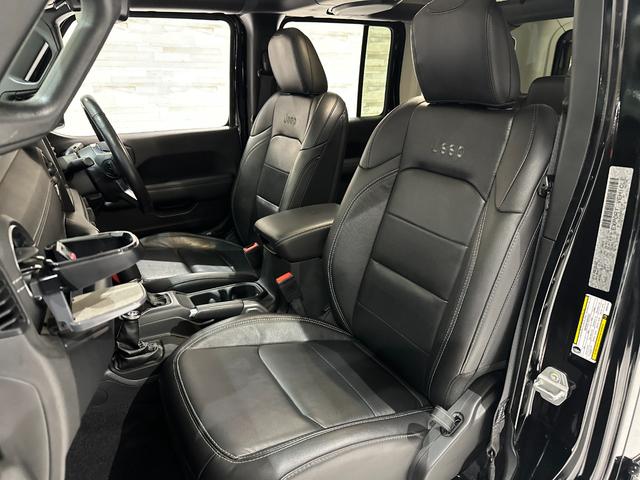 ジープ・ラングラーアンリミテッド サハラ　１年保証付／正規ディーラー車／ワンオーナー／Ｃａｒｐｌａｙ／黒革ヒーター／ステアリングヒーター／Ｍｏｐａｒ２インチリフトアップ／ＲＡＮＣＨショック／フルセグ／ＥＴＣ／前後ソナー／純正１８ｉｎｃｈＡＷ（23枚目）