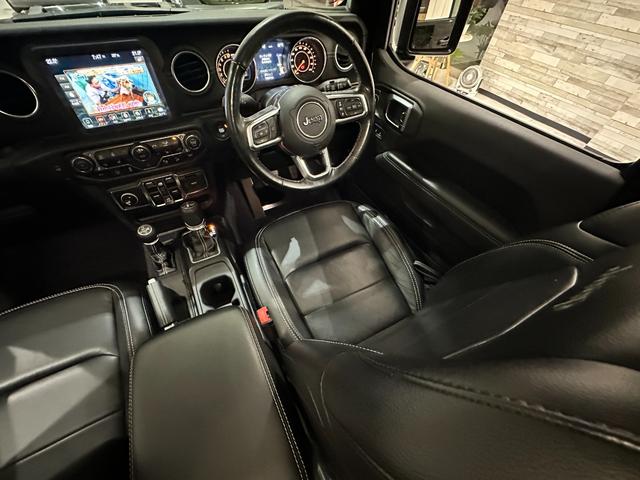 ジープ・ラングラーアンリミテッド サハラ　１年保証付／正規ディーラー車／ワンオーナー／Ｃａｒｐｌａｙ／黒革ヒーター／ステアリングヒーター／Ｍｏｐａｒ２インチリフトアップ／ＲＡＮＣＨショック／フルセグ／ＥＴＣ／前後ソナー／純正１８ｉｎｃｈＡＷ（32枚目）