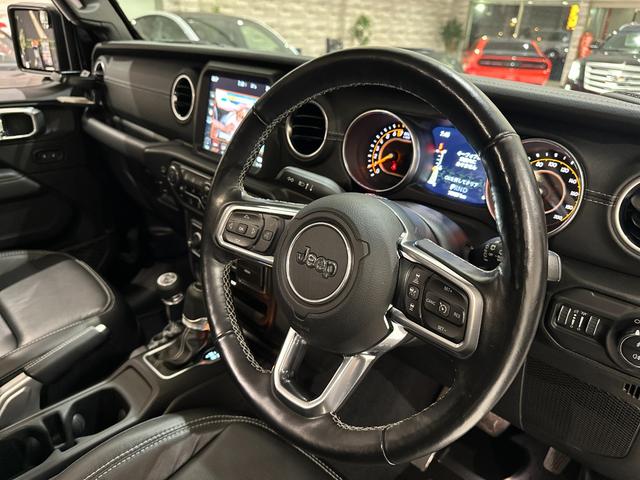 ジープ・ラングラーアンリミテッド サハラ　１年保証付／正規ディーラー車／ワンオーナー／Ｃａｒｐｌａｙ／黒革ヒーター／ステアリングヒーター／Ｍｏｐａｒ２インチリフトアップ／ＲＡＮＣＨショック／フルセグ／ＥＴＣ／前後ソナー／純正１８ｉｎｃｈＡＷ（33枚目）