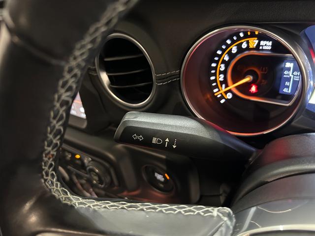 ジープ・ラングラーアンリミテッド サハラ　１年保証付／正規ディーラー車／ワンオーナー／Ｃａｒｐｌａｙ／黒革ヒーター／ステアリングヒーター／Ｍｏｐａｒ２インチリフトアップ／ＲＡＮＣＨショック／フルセグ／ＥＴＣ／前後ソナー／純正１８ｉｎｃｈＡＷ（36枚目）