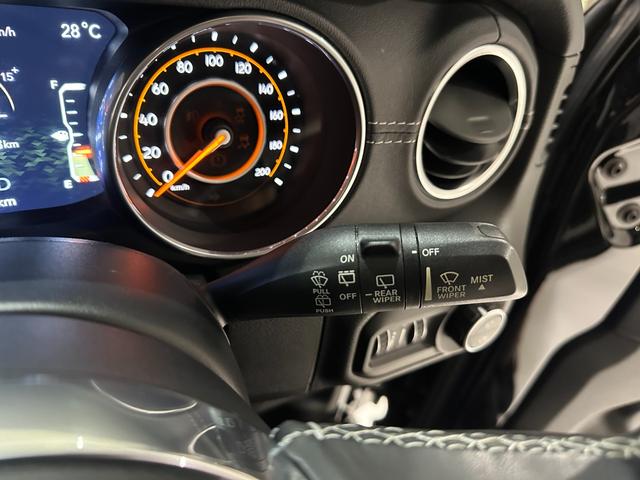 ジープ・ラングラーアンリミテッド サハラ　１年保証付／正規ディーラー車／ワンオーナー／Ｃａｒｐｌａｙ／黒革ヒーター／ステアリングヒーター／Ｍｏｐａｒ２インチリフトアップ／ＲＡＮＣＨショック／フルセグ／ＥＴＣ／前後ソナー／純正１８ｉｎｃｈＡＷ（37枚目）
