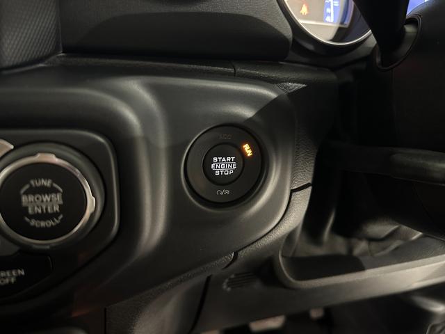 ジープ・ラングラーアンリミテッド サハラ　１年保証付／正規ディーラー車／ワンオーナー／Ｃａｒｐｌａｙ／黒革ヒーター／ステアリングヒーター／Ｍｏｐａｒ２インチリフトアップ／ＲＡＮＣＨショック／フルセグ／ＥＴＣ／前後ソナー／純正１８ｉｎｃｈＡＷ（51枚目）