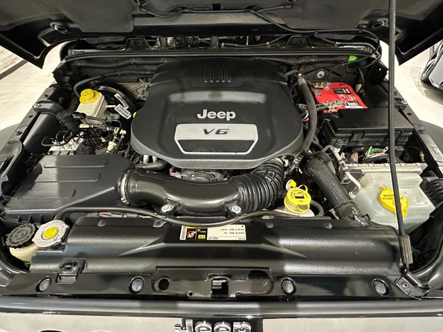 ジープ・ラングラーアンリミテッド スポーツ　１年保証付／正規ディーラー車／リフトアップ／社外フロントバンパー／ＬＥＤヘッドライト／フルセグ／前＆横＆後カメラ／ＥＴＣ／Ｂｌｕｅｔｏｏｔｈ＆ＵＳＢ／ＦＵＥＬ１７ｉｎｃｈＡＷ（54枚目）