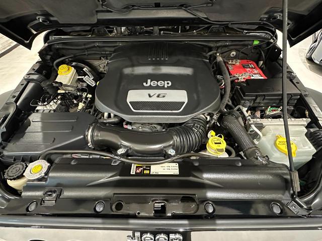 ジープ・ラングラーアンリミテッド スポーツ　１年保証付／正規ディーラー車／リフトアップ／社外フロントバンパー／ＬＥＤヘッドライト／フルセグ／前＆横＆後カメラ／ＥＴＣ／Ｂｌｕｅｔｏｏｔｈ＆ＵＳＢ／ＦＵＥＬ１７ｉｎｃｈＡＷ（55枚目）