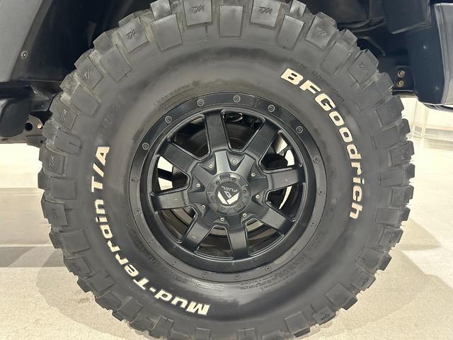 ジープ・ラングラーアンリミテッド スポーツ　１年保証付／正規ディーラー車／リフトアップ／社外フロントバンパー／ＬＥＤヘッドライト／フルセグ／前＆横＆後カメラ／ＥＴＣ／Ｂｌｕｅｔｏｏｔｈ＆ＵＳＢ／ＦＵＥＬ１７ｉｎｃｈＡＷ（56枚目）