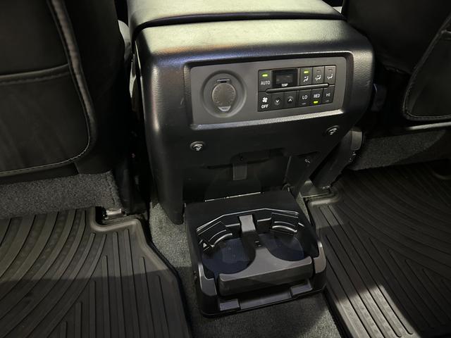 セコイア ＳＲ５　１年保証付／新車並行／走行証明／サンルーフ／フルセグ／フリップダウンモニター／ＥＴＣ／前＆横＆後カメラ／Ｂｌｕｅｔｏｏｔｈ／シートヒーター／キーレス／フォグライト／純正２０ｉｎｃｈＡＷ（30枚目）