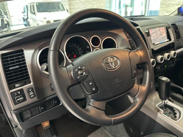 セコイア ＳＲ５　１年保証付／新車並行／走行証明／サンルーフ／フルセグ／フリップダウンモニター／ＥＴＣ／前＆横＆後カメラ／Ｂｌｕｅｔｏｏｔｈ／シートヒーター／キーレス／フォグライト／純正２０ｉｎｃｈＡＷ（35枚目）