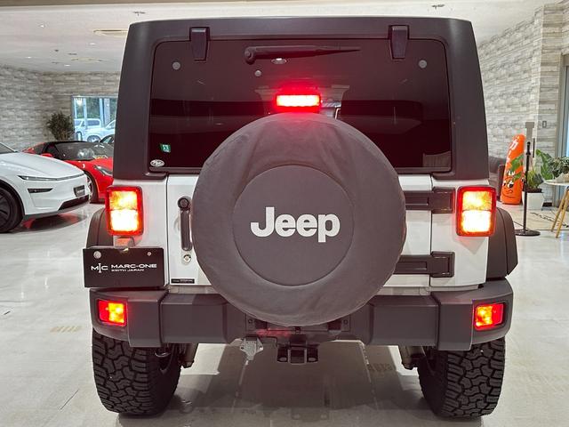 ジープ・ラングラーアンリミテッド スポーツ　１年保証付／正規ディーラー車／リフトアップ／フルセグ／ヒッチメンバー／ＥＴＣ／前＆横＆後カメラ／Ｂｌｕｅｔｏｏｔｈ＆ＵＳＢ／ＣＤ＆ＤＶＤ／キーレス／ナンバー移設／フォグライト／１７インチＸＤホイール（19枚目）