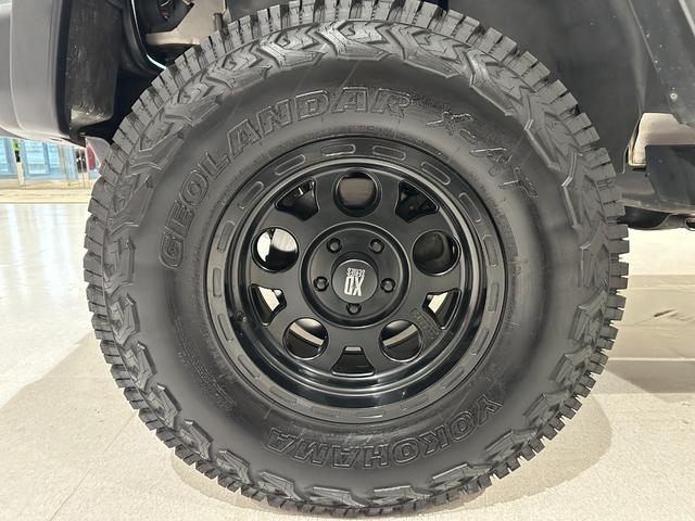 ジープ・ラングラーアンリミテッド スポーツ　１年保証付／正規ディーラー車／リフトアップ／フルセグ／ヒッチメンバー／ＥＴＣ／前＆横＆後カメラ／Ｂｌｕｅｔｏｏｔｈ＆ＵＳＢ／ＣＤ＆ＤＶＤ／キーレス／ナンバー移設／フォグライト／１７インチＸＤホイール（55枚目）