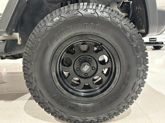 ジープ・ラングラーアンリミテッド スポーツ　１年保証付／正規ディーラー車／リフトアップ／フルセグ／ヒッチメンバー／ＥＴＣ／前＆横＆後カメラ／Ｂｌｕｅｔｏｏｔｈ＆ＵＳＢ／ＣＤ＆ＤＶＤ／キーレス／ナンバー移設／フォグライト／１７インチＸＤホイール（58枚目）