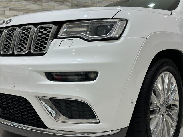 ジープ・グランドチェロキー サミット　１年保証付／正規ディーラー車／サンルーフ／黒革パワーシート／エアシート＆ヒーター／フルセグ／Ｃａｒｐｌａｙ／ステアリングヒーター／エアサス／ＢＳＭ／ＥＴＣ／前＆横＆後カメラ／純正２０ｉｎｃｈＡＷ（11枚目）