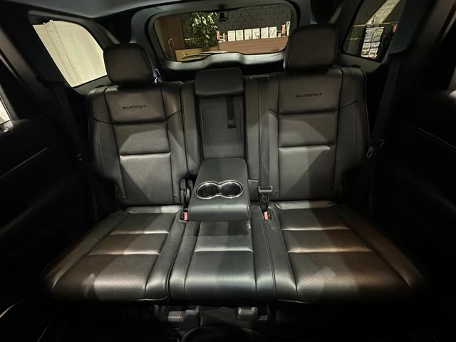 ジープ・グランドチェロキー サミット　１年保証付／正規ディーラー車／サンルーフ／黒革パワーシート／エアシート＆ヒーター／フルセグ／Ｃａｒｐｌａｙ／ステアリングヒーター／エアサス／ＢＳＭ／ＥＴＣ／前＆横＆後カメラ／純正２０ｉｎｃｈＡＷ（29枚目）