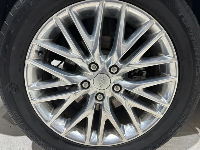 ジープ・グランドチェロキー サミット　１年保証付／正規ディーラー車／サンルーフ／黒革パワーシート／エアシート＆ヒーター／フルセグ／Ｃａｒｐｌａｙ／ステアリングヒーター／エアサス／ＢＳＭ／ＥＴＣ／前＆横＆後カメラ／純正２０ｉｎｃｈＡＷ（37枚目）