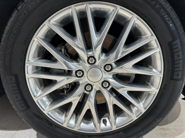 ジープ・グランドチェロキー サミット　１年保証付／正規ディーラー車／サンルーフ／黒革パワーシート／エアシート＆ヒーター／フルセグ／Ｃａｒｐｌａｙ／ステアリングヒーター／エアサス／ＢＳＭ／ＥＴＣ／前＆横＆後カメラ／純正２０ｉｎｃｈＡＷ（38枚目）