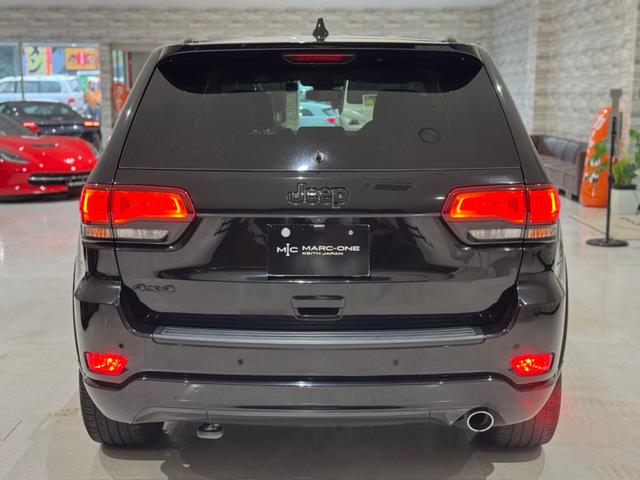 ジープ・グランドチェロキー アルティテュード　１年保証付／限定車／Ａｐｐｌｅｃａｒｐｌａｙ／ハーフレザー／シートヒーター／エアサス／ＤＳＲＣ／クルーズコントロール／フルセグ／前後ソナー／フロント＆サイド＆バックカメラ／ＰＵＳＨスタート／純２０ＡＷ（18枚目）