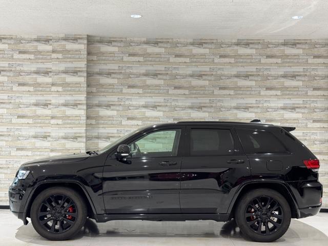 ジープ・グランドチェロキー アルティテュード　１年保証付／限定車／Ａｐｐｌｅｃａｒｐｌａｙ／ハーフレザー／シートヒーター／エアサス／ＤＳＲＣ／クルーズコントロール／フルセグ／前後ソナー／フロント＆サイド＆バックカメラ／ＰＵＳＨスタート／純２０ＡＷ（22枚目）