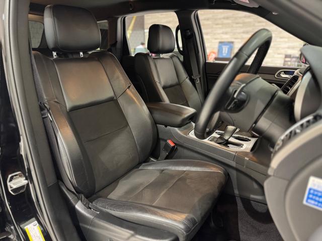 ジープ・グランドチェロキー アルティテュード　１年保証付／限定車／Ａｐｐｌｅｃａｒｐｌａｙ／ハーフレザー／シートヒーター／エアサス／ＤＳＲＣ／クルーズコントロール／フルセグ／前後ソナー／フロント＆サイド＆バックカメラ／ＰＵＳＨスタート／純２０ＡＷ（24枚目）