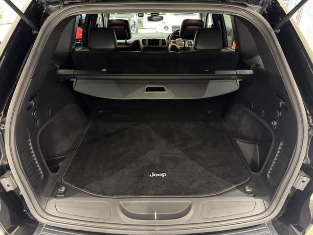 ジープ・グランドチェロキー アルティテュード　１年保証付／限定車／Ａｐｐｌｅｃａｒｐｌａｙ／ハーフレザー／シートヒーター／エアサス／ＤＳＲＣ／クルーズコントロール／フルセグ／前後ソナー／フロント＆サイド＆バックカメラ／ＰＵＳＨスタート／純２０ＡＷ（28枚目）