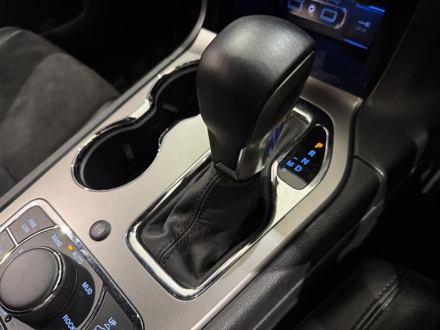 ジープ・グランドチェロキー アルティテュード　１年保証付／限定車／Ａｐｐｌｅｃａｒｐｌａｙ／ハーフレザー／シートヒーター／エアサス／ＤＳＲＣ／クルーズコントロール／フルセグ／前後ソナー／フロント＆サイド＆バックカメラ／ＰＵＳＨスタート／純２０ＡＷ（51枚目）