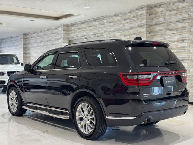 ダッジ・デュランゴ シタデル　１年保証付／新車並行車／１オーナー／Ａｕｔｏｃｈｅｃｋ／社外ナビ／サブウーファー／Ｆダウンモニター／黒革／ヒーター＆エアコン／Ｆ＆Ｓ＆Ｂカメ／ＢＴ／ＥＴＣ／電動リアゲート／リアソナー／純２０ＡＷ（20枚目）