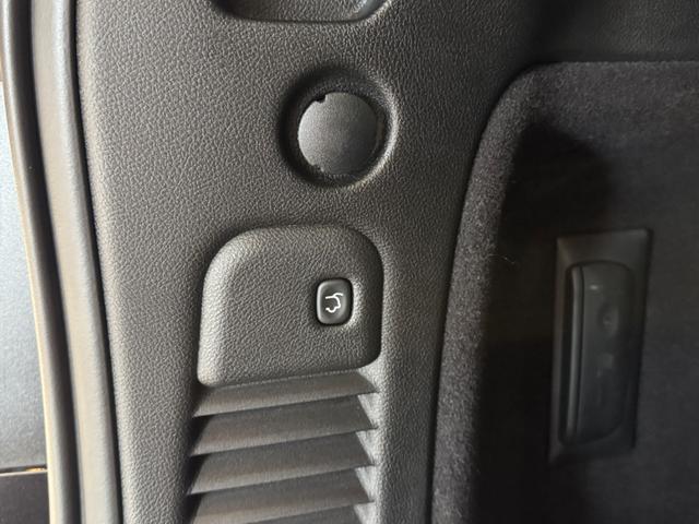 ダッジ・デュランゴ シタデル　１年保証付／新車並行車／１オーナー／Ａｕｔｏｃｈｅｃｋ／社外ナビ／サブウーファー／Ｆダウンモニター／黒革／ヒーター＆エアコン／Ｆ＆Ｓ＆Ｂカメ／ＢＴ／ＥＴＣ／電動リアゲート／リアソナー／純２０ＡＷ（33枚目）