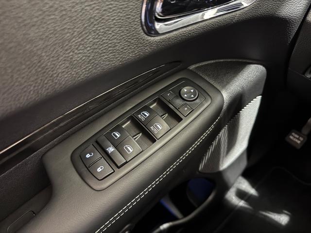 ダッジ・デュランゴ シタデル　１年保証付／新車並行車／１オーナー／Ａｕｔｏｃｈｅｃｋ／社外ナビ／サブウーファー／Ｆダウンモニター／黒革／ヒーター＆エアコン／Ｆ＆Ｓ＆Ｂカメ／ＢＴ／ＥＴＣ／電動リアゲート／リアソナー／純２０ＡＷ（55枚目）