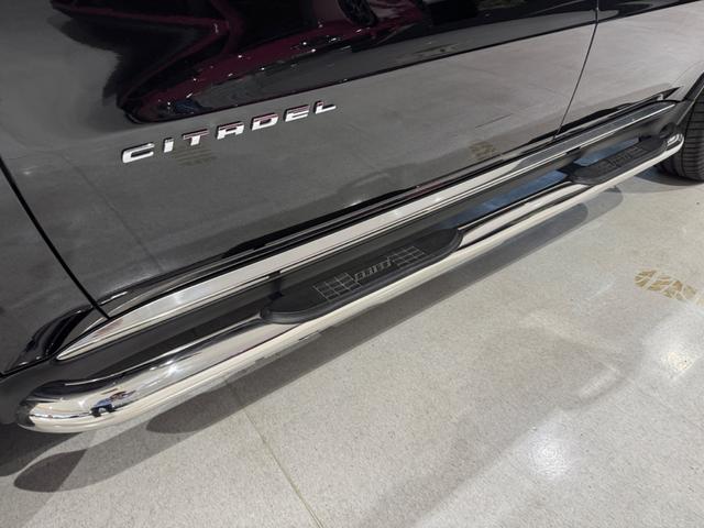 ダッジ・デュランゴ シタデル　１年保証付／新車並行車／１オーナー／Ａｕｔｏｃｈｅｃｋ／社外ナビ／サブウーファー／Ｆダウンモニター／黒革／ヒーター＆エアコン／Ｆ＆Ｓ＆Ｂカメ／ＢＴ／ＥＴＣ／電動リアゲート／リアソナー／純２０ＡＷ（60枚目）