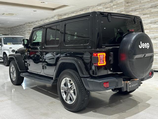 ジープ・ラングラーアンリミテッド サハラ　ローンチエディション　１年保証付／Ｃａｒｐｌａｙ／黒革ヒーター／フルセグ／ステアリングヒーター／ＥＴＣ／ＢＳＭ／前後ソナー／前＆横＆後カメラ／Ｂｌｕｅｔｏｏｔｈ＆ＵＳＢ／フォグライト／ＰＵＳＨスタート／純正１８ｉｎｃｈＡＷ（17枚目）