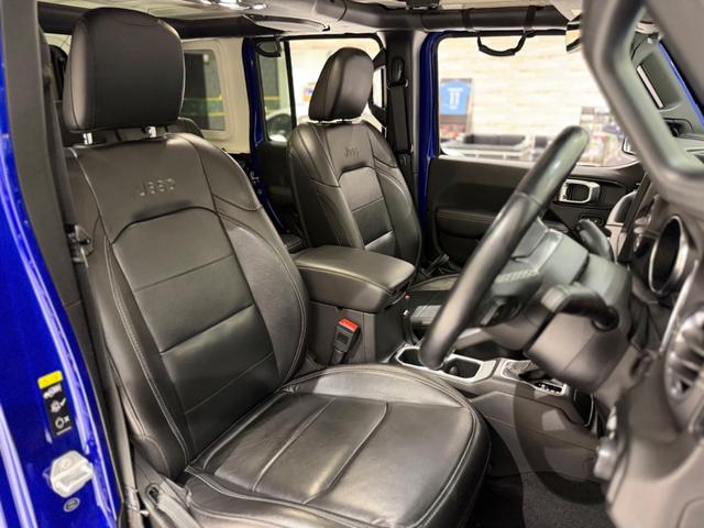 ジープ・ラングラーアンリミテッド サハラ　１年保証付／Ａｐｐｌｅｃａｒｐｌａｙ／黒革シート／シートヒーター付／ＡＣＣ／ＥＴＣ２．０／前後ソナー／ステアリングヒーター／Ｆ＆Ｂカメラ／純正１８ＡＷ（22枚目）