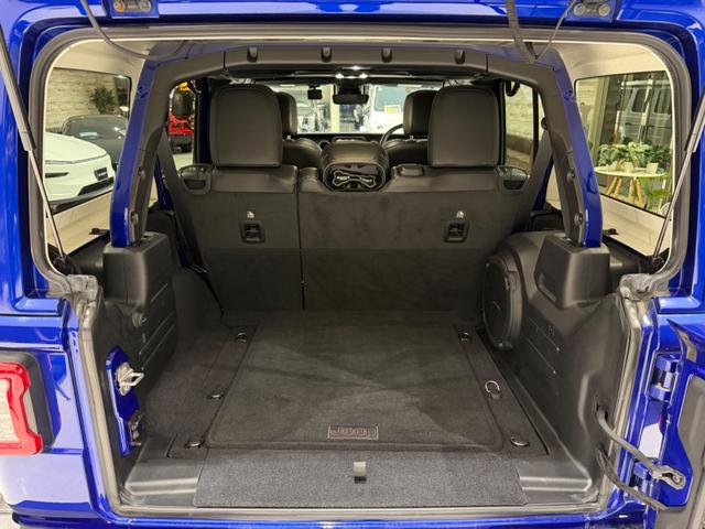 ジープ・ラングラーアンリミテッド サハラ　１年保証付／Ａｐｐｌｅｃａｒｐｌａｙ／黒革シート／シートヒーター付／ＡＣＣ／ＥＴＣ２．０／前後ソナー／ステアリングヒーター／Ｆ＆Ｂカメラ／純正１８ＡＷ（26枚目）