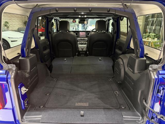 ジープ・ラングラーアンリミテッド サハラ　１年保証付／Ａｐｐｌｅｃａｒｐｌａｙ／黒革シート／シートヒーター付／ＡＣＣ／ＥＴＣ２．０／前後ソナー／ステアリングヒーター／Ｆ＆Ｂカメラ／純正１８ＡＷ（27枚目）