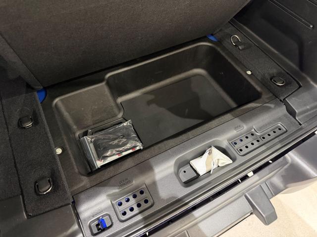 ジープ・ラングラーアンリミテッド サハラ　１年保証付／Ａｐｐｌｅｃａｒｐｌａｙ／黒革シート／シートヒーター付／ＡＣＣ／ＥＴＣ２．０／前後ソナー／ステアリングヒーター／Ｆ＆Ｂカメラ／純正１８ＡＷ（28枚目）