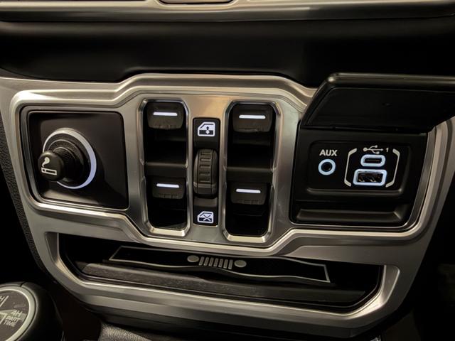 ジープ・ラングラーアンリミテッド サハラ　１年保証付／Ａｐｐｌｅｃａｒｐｌａｙ／黒革シート／シートヒーター付／ＡＣＣ／ＥＴＣ２．０／前後ソナー／ステアリングヒーター／Ｆ＆Ｂカメラ／純正１８ＡＷ（48枚目）