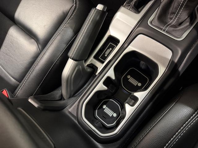 ジープ・ラングラーアンリミテッド サハラ　１年保証付／Ａｐｐｌｅｃａｒｐｌａｙ／黒革シート／シートヒーター付／ＡＣＣ／ＥＴＣ２．０／前後ソナー／ステアリングヒーター／Ｆ＆Ｂカメラ／純正１８ＡＷ（51枚目）