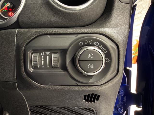 ジープ・ラングラーアンリミテッド サハラ　１年保証付／Ａｐｐｌｅｃａｒｐｌａｙ／黒革シート／シートヒーター付／ＡＣＣ／ＥＴＣ２．０／前後ソナー／ステアリングヒーター／Ｆ＆Ｂカメラ／純正１８ＡＷ（55枚目）