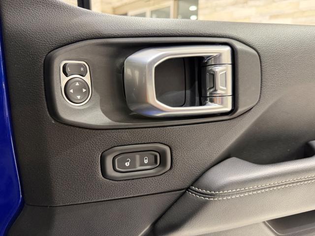 ジープ・ラングラーアンリミテッド サハラ　１年保証付／Ａｐｐｌｅｃａｒｐｌａｙ／黒革シート／シートヒーター付／ＡＣＣ／ＥＴＣ２．０／前後ソナー／ステアリングヒーター／Ｆ＆Ｂカメラ／純正１８ＡＷ（59枚目）