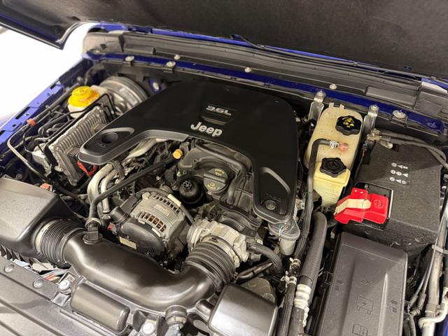 ジープ・ラングラーアンリミテッド サハラ　１年保証付／Ａｐｐｌｅｃａｒｐｌａｙ／黒革シート／シートヒーター付／ＡＣＣ／ＥＴＣ２．０／前後ソナー／ステアリングヒーター／Ｆ＆Ｂカメラ／純正１８ＡＷ（62枚目）