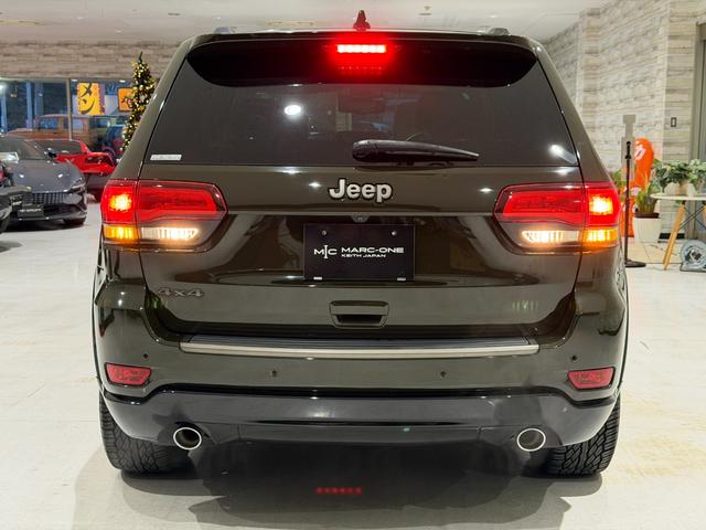 ジープ・グランドチェロキー ７５ｔｈアニバーサリーエディション　１年保証付／８０台限定車／黒ベージュ革パワーシート／シートヒーター／ステアリングヒーター／フルセグ／ＥＴＣ／ＡＣＣ／ＢＳＭ／エアサス／Ｂｌｕｅｔｏｏｔｈ＆ＵＳＢ／前＆横＆後カメラ／純正２０ｉｎｃｈＡＷ（20枚目）