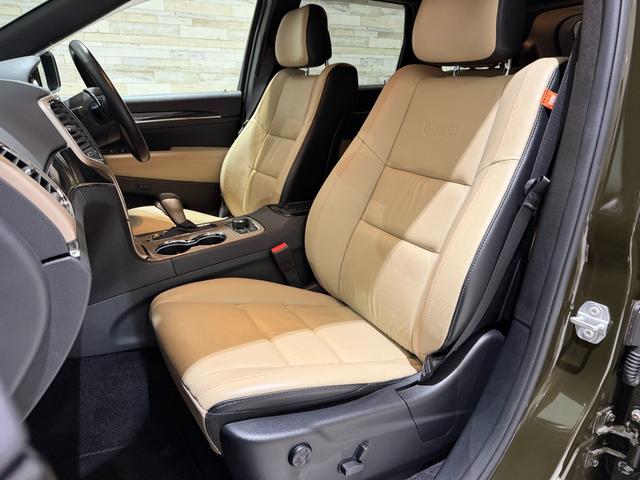 ジープ・グランドチェロキー ７５ｔｈアニバーサリーエディション　１年保証付／８０台限定車／黒ベージュ革パワーシート／シートヒーター／ステアリングヒーター／フルセグ／ＥＴＣ／ＡＣＣ／ＢＳＭ／エアサス／Ｂｌｕｅｔｏｏｔｈ＆ＵＳＢ／前＆横＆後カメラ／純正２０ｉｎｃｈＡＷ（25枚目）