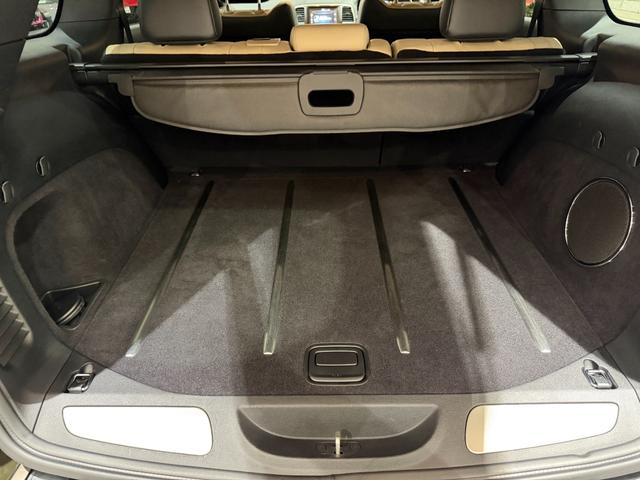 ジープ・グランドチェロキー ７５ｔｈアニバーサリーエディション　１年保証付／８０台限定車／黒ベージュ革パワーシート／シートヒーター／ステアリングヒーター／フルセグ／ＥＴＣ／ＡＣＣ／ＢＳＭ／エアサス／Ｂｌｕｅｔｏｏｔｈ＆ＵＳＢ／前＆横＆後カメラ／純正２０ｉｎｃｈＡＷ（28枚目）